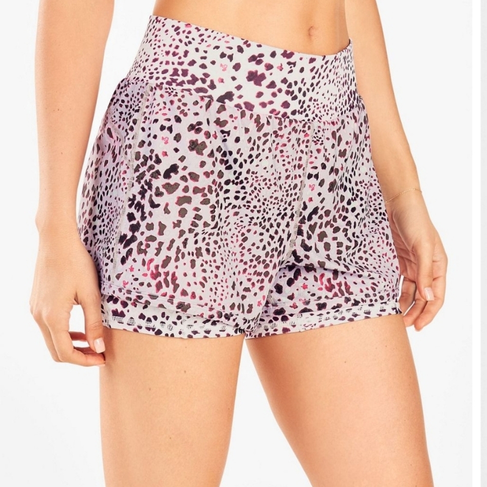 Fabletics Olesia Shorts Spotted Grey Orchid Size Small